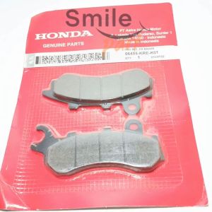 DISPAD KAMPAS REM DEPAN HONDA PCX KRE Kampas Rem Depan Disk Honda New PCX 150 Lokal CBS CAKRAM PCX\\n\\n Mengenal DISPAD Kampas Rem Depan Honda PCX\\n\\nKampas rem depan merupakan komponen penting pada motor Honda PCX dan PCX 150. DISPAD kampas rem depan Honda PCX adalah produk lokal yang dirancang untuk memberikan kinerja optimal pada motor Anda. Produk ini memiliki beberapa perbedaan dibandingkan dengan kampas rem depan standar yang disediakan oleh pabrikan.\\n\\n Perbedaan antara Kampas Rem Depan Honda PCX & PCX 150\\n\\nKampas rem depan DISPAD untuk Honda PCX dan PCX 150 memiliki beberapa perbedaan yang signifikan, seperti:\\n\\n- Material: Kampas rem DISPAD menggunakan material berkualitas tinggi yang dirancang khusus untuk meningkatkan daya cengkeram rem pada berbagai kondisi cuaca.\\n- Desain: Kampas rem DISPAD dirancang dengan presisi tinggi untuk memastikan pasangan sempurna dengan cakram rem motor Anda.\\n\\n Keunggulan Kampas Rem Lokal Honda\\n\\nKampas rem depan DISPAD memiliki beberapa keunggulan dibandingkan dengan produk impor lainnya, seperti:\\n\\n- Harga terjangkau: Kampas rem DISPAD lebih murah dibandingkan dengan produk impor lainnya, namun tetap menawarkan kualitas yang sama.\\n- Dukungan lokal: Dengan membeli produk DISPAD, Anda membantu mendukung industri otomotif lokal dan memberikan kesempatan bagi produsen lokal untuk berkembang.\\n\\n Cara Memesan DISPAD Kampas Rem Depan Honda PCX\\n\\nBerikut adalah langkah-langkah yang perlu Anda ikuti untuk memesan DISPAD Kampas Rem Depan Honda PCX:\\n\\n1. Kunjungi website resmi DISPAD atau platform e-commerce terpercaya lainnya.\\n2. Pilih produk DISPAD Kampas Rem Depan Honda PCX yang sesuai dengan kebutuhan Anda.\\n3. Isi informasi pemesanan, termasuk alamat pengiriman dan metode pembayaran.\\n4. Konfirmasi pesanan Anda dan tunggu konfirmasi pengiriman.\\n\\n Estimasi Pengiriman Barang\\n\\nJika order masuk sebelum jam 1 siang, maka bisa dikirim langsung. Estimasi pengiriman barang tiba 2-4 hari. Jika ada barang cacat/tidak sesuai pesanan, mohon konfirmasi dengan kami lebih dulu. Jika langsung memberikan ulasan jelek maka KAMI ANGGAP TELAH SELESAI! HARUS MELAMPIRKAN BUKTI VIDEO UNBOXING.\\n\\n Syarat & Ketentuan Pengiriman\\n\\nBerikut adalah syarat dan ketentuan pengiriman DISPAD Kampas Rem Depan Honda PCX:\\n\\n- Estimasi pengiriman barang tiba 2-4 hari.\\n- Jika ada barang cacat/tidak sesuai pesanan, mohon konfirmasi dengan kami lebih dulu.\\n- Jika langsung memberikan ulasan jelek maka KAMI ANGGAP TELAH SELESAI! HARUS MELAMPIRKAN BUKTI VIDEO UNBOXING.\\n\\n Panduan Penggunaan DISPAD Kampas Rem Depan Honda PCX\\n\\nBerikut adalah langkah-langkah pemasangan Kampas Rem Depan Disk Honda New PCX 150 Lokal CBS CAKRAM PCX:\\n\\n1. Pastikan motor Anda telah diparkir di tempat yang aman dan stabil.\\n2. Angkat roda depan motor Anda menggunakan jack.\\n3. Buka baut rem depan dan lepaskan kampas rem lama.\\n4. Pasang Kampas Rem Depan DISPAD pada cakram rem motor Anda.\\n5. Pasang baut rem depan kembali dan pastikan kencang.\\n6. Turunkan roda depan motor Anda dan coba rem.\\n\\n Tips Mempertahankan Kualitas Kampas Rem Berkualitas Tinggi\\n\\nBerikut adalah beberapa tips untuk mempertahankan kualitas Kampas Rem Depan Disk Honda New PCX 150 Lokal CBS CAKRAM PCX:\\n\\n- Jangan menginjak rem secara mendadak atau terlalu keras, karena dapat merusak kampas rem.\\n- Bersihkan kampas rem secara rutin dengan menggunakan kompresor udara atau kain lembut.\\n- Jangan mengganti kampas rem dengan produk yang tidak sesuai, karena dapat merusak sistem rem motor Anda.\\n- Jika ada masalah pada sistem rem motor Anda, segera hubungi mekanik profesional untuk perbaikan.\n}