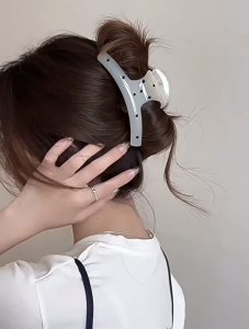 กิ๊ฟติดผมลายจุดที่เรียบง่ายสำหรับผู้หญิงมวยผมขนาดใหญ่ที่หนีบผมปากปลาฉลามสำหรับฤดูร้อนปิ่นปักผมสำหรับด้านหลังของศีรษะปิ่นประดับผมขนาดใหญ่