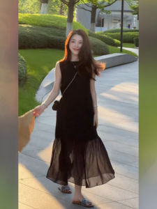 ชุดเดรสยาวแขนกุดผ้าตาข่ายสไตล์ฝรั่งเศส ทรงหลวม ทรงเอ สำหรับผู้หญิง ชุดเดรสยาวคลุมเข่าสีดำ ชุดทำงานฤดูร้อน