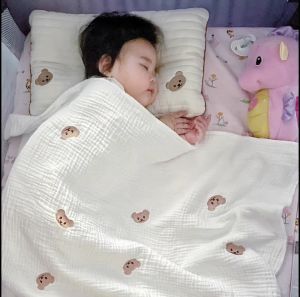 ร้อยเด็ก ผ้าฝ้ายหมอนหมี ระบายอากาศดูดซับเหงื่อเด็กหมอน 40*25 เซนติเมตร