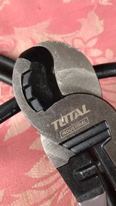Total คีมตัดสายเคเบิ้ล 10 นิ้ว รุ่นงานหนัก รุ่น THT115102 (Heavy Duty Cable Cutter)