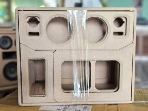 ลำโพงแบนพาส 6.5 โครงหล่อพร้อมอคิริค กระแทก ข้างเสียงกลาง 4 นิ้ว 2 ดอก เสียงแหลม 2นิ้ว hk 2ดอก ขนาดตู้ 42×32×30 เพลท 6×25 ไม้12มิล รูดอก15.2cm