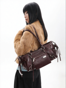 JANDRESS | Vintage Rivets Red Biker Chic Shoulder Bag