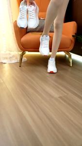 LEANNEL รองเท้าผ้าใบผู้หญิง พื้นรองเท้าหนา สะดวกสบาย มีให้เลือกสามสี เบามากและระบายอากาศได้ดี