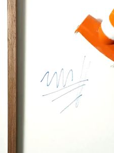 White Wall Repair Paint With Large Rolling Brush Odorfree Waterbased Latex Paint For Household