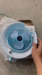 พัดลมพกพา+โคมไฟไร้สาย หมุนได้ ชาร์จใหม่ได้ พัดลมตั้งโต๊ะ พัดลมไร้สาย แขวน แนวตั้ง ลมคลาส3  พัดลมโคมไฟ พัดลม usb พัดลมแคมปิ้ง