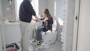 Wheelchair Lifting for Car Portable Transfer Chair for Elderly / Kerusi Bergerak Pesakit  Rehabilitation Health Care 多功能升降移位护理轮椅