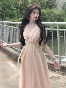 BeautyMark | ชุดเดรสคอวีสีชมพูสไตล์ฝรั่งเศส กระโปรงยาวเอวสูง แขนกุด ผ้าโพลีเอสเตอร์ ฤดูร้อน 2025 ชุดเดรสยาวสุดเก๋