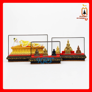 ตู้ครอบพระทรงสี่เหลี่ยมผืนผ้าแนวนอน (ทรงนอน) กระจกใสรอบด้าน ฐานสีโอ๊คตัดด้วยลวดลายสีทอง KPSThaistyle