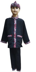 stelan baju pangsi anak laki laki gratis iket seragam baju ada motif batik