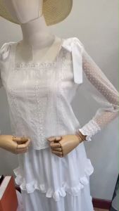 Set 2 ชิ้น เสื้อฉลุลูกไม้ แขนซีทู + กระโปรงยาว TT22373