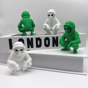 3D Printing Trendy Hatted Alien Statue Plastic Indoor/Outdoor Desktop Office Garden Decoration Halloween Easter Alien Decoration
