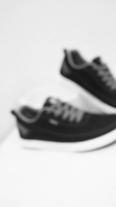 Sepatu Sneakers Pria HDS 4201 Brand Hertz Sepatu Casual Hangout Sekolah Kuliah Kerja Acara Trendi Berkualitas Warna Hitam