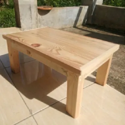Meja Lesehan 50x32x22 Full Kayu Jati Belanda | Kaki Empat Sudut Permukaan Rata | Bahan Kayu Jati Alami | Ukuran Kecil Cocok Ruang Kerja Rumah | Latar Belakang Teras Luar Ruangan