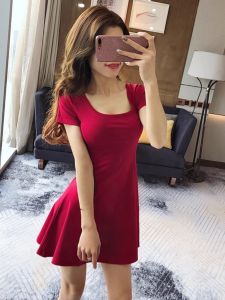 ชุดเดรสสั้นทรงเอคอวีเซ็กซี่สำหรับผู้หญิงในช่วงฤดูร้อน ทรงเข้ารูป แขนสั้น กระโปรงสั้น ผ้าฝ้ายผสมยางยืด ทรงเอ แขนสั้น คอวี เอวสูง