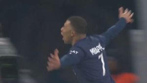 Mbappe Topps Stadium Chrome PSG Numbered card /175 kad bola sepak