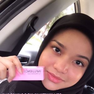 lips influence gel vitamin