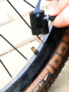 💥สูบลมแรงดันสูง💥สูบลมมือ ที่สูบลมรถมอไซ สูบลมจักรยาน พร้อมบารอมิเตอร์ มัลติฟังก์ชั่น ที่จักรยาน ที่เติมลมไซค์ ที่สูบลมมอเตอร์ไซค์ รถมอ สูบนิ่มมือ ผู้หญิงสูบได้สบาย ได้ ที่สูบลมจักยาน ที่สูบลมรถยนต์ ระบบซัพแรง ปั้มลมแรงสูงpcp 40mpa 6000psi ยางติมลมม