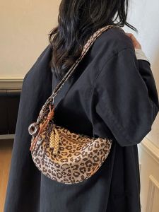 Túi Đeo Chéo Da Cá Sấu Họa Tiết Da Báo Thường Ngày Cho Nữ Túi Đeo Vai Đơn Túi Đựng Đồ Hình Bánh Bao Đi Làm Túi Xách Thời Trang Cho Nữ