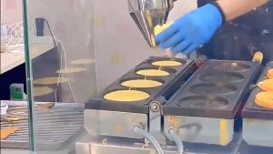 5-in-1 Versatile Waffle Maker with Electric Heating 360mm Durable Surface High-Quality Cookware Commercial-Grade Coin Shaped Pans