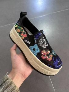 Floral Bead Casual Shoes Womens Slip-On Thick Bottom Canvas Shoes Soft Sole Mom Shoes Spring 2025 Fashion Single Shoes