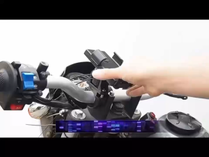 ที่วางโทรศัพท์มือถือสำหรับรถยนต์ไฟฟ้าแบบนำกลับบ้านสำหรับรถจักรยานยนต์ จักรยาน ผู้ขับขี่รถยนต์ แบตเตอรี่แบบเหยียบ ที่วางโทรศัพท์มือถือกันกระแทก