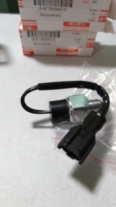 Công tắc Báo De Báo đèn lùi các loại xe tải ISUZU QKR 210 230 NPR FVR NQR tải trọng 1T9 – 5T