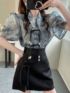 เสื้อเชิ้ตผู้หญิงแขนสั้นพิมพ์ลายสไตล์เกาหลีฤดูร้อนปี 2024 เสื้อเชิ้ตผ้าชีฟองลายดอกไม้สไตล์ชาติพันธุ์ที่หรูหราและสง่างาม