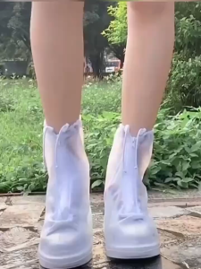 HR24 Shopพร้อมส่ง ถุงคลุมรองเท้ากันน้ำ รองเท้ากันฝนพีวีซีกันลื่น พื้นยางกันลื่น ใส่เดินสบาย กันลื่น พกพาสะดวก ขนาด S M L XL 2XL