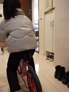 2pcs Foldable Bike Parking Tripod Rack Children Balance Bike Stand Sliding Scooter Parking Frame