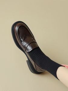 สไตล์อังกฤษ หนัง รองเท้าโลฟเฟอร์ ผู้หญิง ส้นกลาง Chunky Sole หนังแกะสบายรองเท้าแบบสวมขนาดใหญ่ 41 42 ทันสมัย รองเท้าส้นเตี้ย