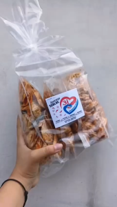 seblak kering  kerupuk kemplang pedas dan original 250 gram