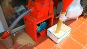 Máy nghiền ngô tự hút tại Sencomart