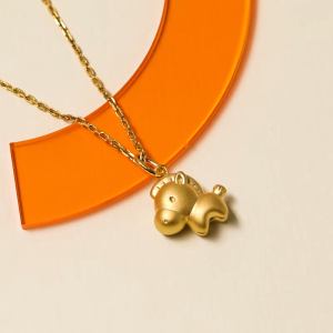 Chow Sang Sang 周生生 999 Pure Gold Chinese Gifting Collection Horse Pendant for Women & Men 96094P  [Necklace Not Included]