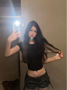 Áo Thun Tay Ngắn Màu Đen Phong Cách Mỹ Dành Cho Nữ Mùa Xuân Mới Ôm Vừa Vặn Thon Gọn Cạp Cao Ngắn Gợi Cảm Thời Trang Áo Thun Cotton