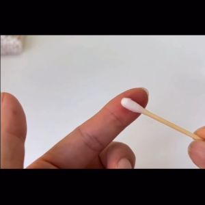 Disposable cotton buds wholesale 100pcs per pack cotton buds cleaner bamboo cotton buds for dogs medical cotton buds for pets cotton bods wood cotton swab stick double headed cotton buds for adults make up set cotton swabs for baby
