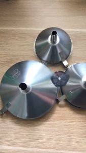 Phễu inox 304 lưới lọc có thể tháo rời quai treo móc tiện dụng hàng nhập cao cấp dày dặn