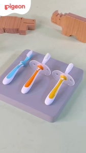 Pigeon Baby Training Toothbrush Silicone Lesson 1 Sikat Gigi Bayi Silikon Aman Lembut