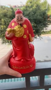 Ông quản gia quản tài màu Đỏ