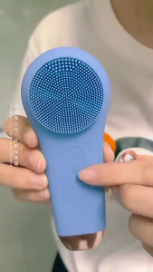 Waterproof Facial Cleansing Brush Gentle Vibration & Exfoliation Rechargeable for Sensitive Skin Care Deep Pore Cleaning Tool