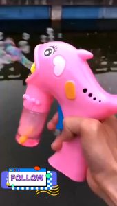 Đồ chơi cá heo thổi bong bóng xà phòng cho bé