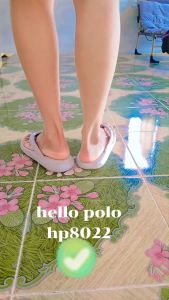 Hello Polo รองเท้าแตะ 4 ซม ลายอูงเท้าแมวน่ารัก รองเท้านิ่มเหยียบอึ กับ HP8022 รองเท้าแตะคีบ ลักษณะส้นหนา