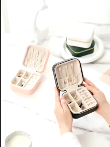 Hộp Đựng Trang Sức Bằng Da PU 10 x 10cm – Sang Trọng Tiện Lợi Bền Bỉ - Siêu Rẻ