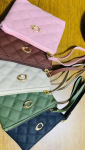 New diamond-quilted small coin purse card holder wallet key pouch multifunctional small bag can be handheld compact suitable for gifting