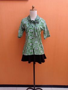 atasan kemeja wanita batik hijau DU ONG cewek M lengan pendek pita depan cute kerja kuliah
