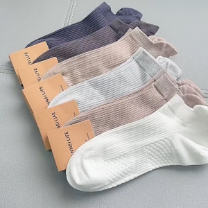 CEEKEY ถุงเท้าผู้ชายถุงเท้าฤดูร้อนถุงเท้าผ้าฝ้ายบางนวดด้านล่างกีฬาผู้ชายไม่ตกส้นเท้าตื้นถุงเท้าเรือด้านบนต่ำ