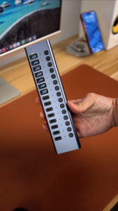 16-Port USB Hub 10Gbps 8x USB-A 3.1 + 8x USB-C Data Hub High-Speed Transfer for Hard Drives U-Disk Includes Power Adapter & Cables