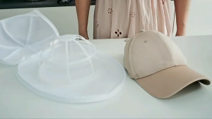 Kerangka Cuci Topi untuk Mesin Cuci Penjaga Bentuk Topi Anti Penyok Tas Jaring Laundry yang Praktis dan Efektif