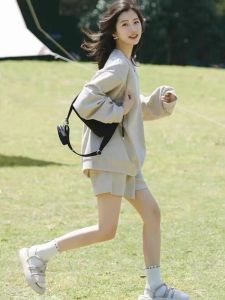 Cotton Womens Sport Suit Loose Fashionable Hong Kong Style Summer Outfit with Long Sleeve Shorts for Students Casual Two-Piece Set