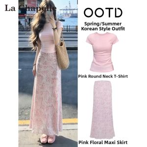 La Chapelle | Pink Floral Fish-Tail Skirt & Waist-Tightened Tee Summer Outfit